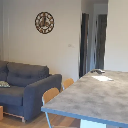 Magnifique Appartement Renove Avec Terrasse Guyancourt Exterior photo