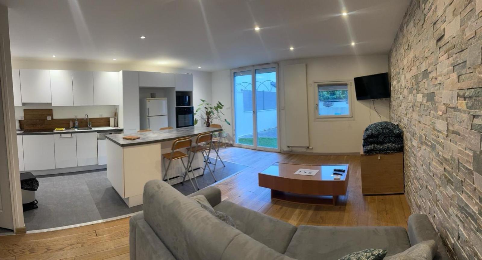 Apartment Magnifique Renove Avec Terrasse Guyancourt